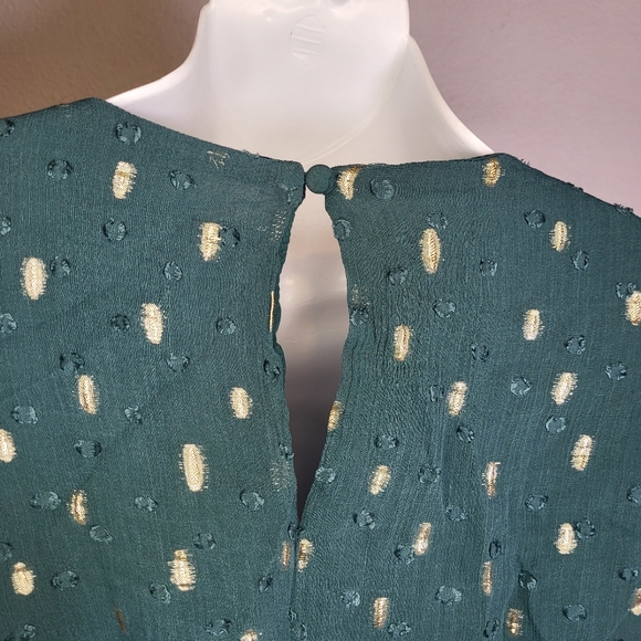 Boden Cropped Metalic Smocked Top in Green and Gold size 6 - Picture 4 of 7